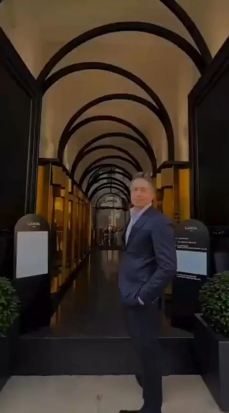 Le cabinet du Dr Nathaniel Stroumza est le meilleur chirurgien esthétique du visage à paris depuis plus de quinze ans